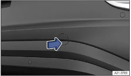 Volkswagen ID.4 retirada de tapa trasera para acceso al punto de remolque